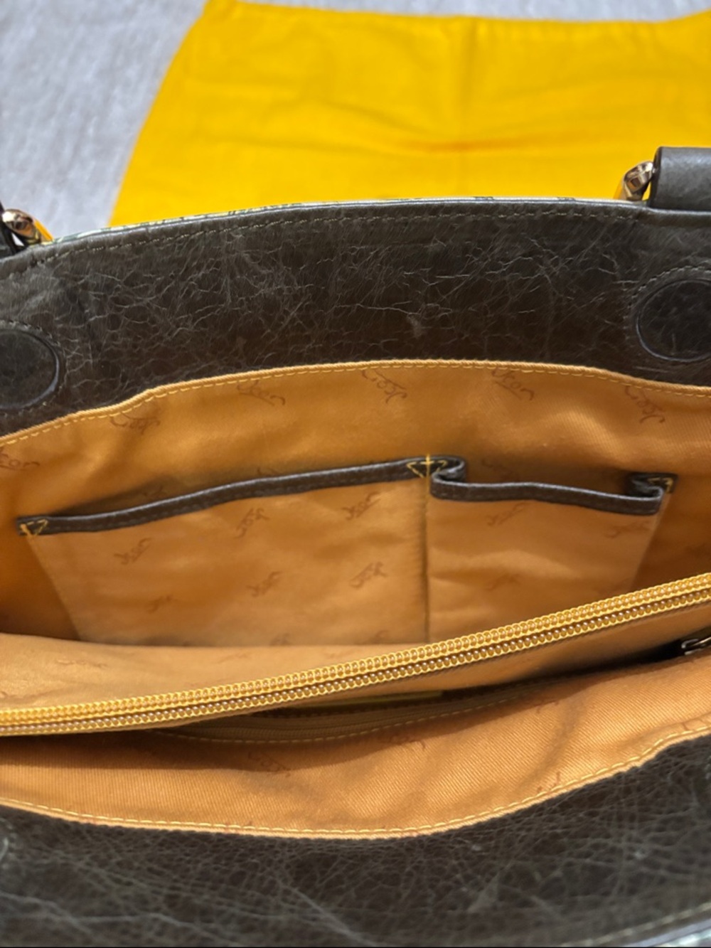 ICON Los Angeles NWOT Geisha leather handbag with magnetic closure - Picture 6 of 7